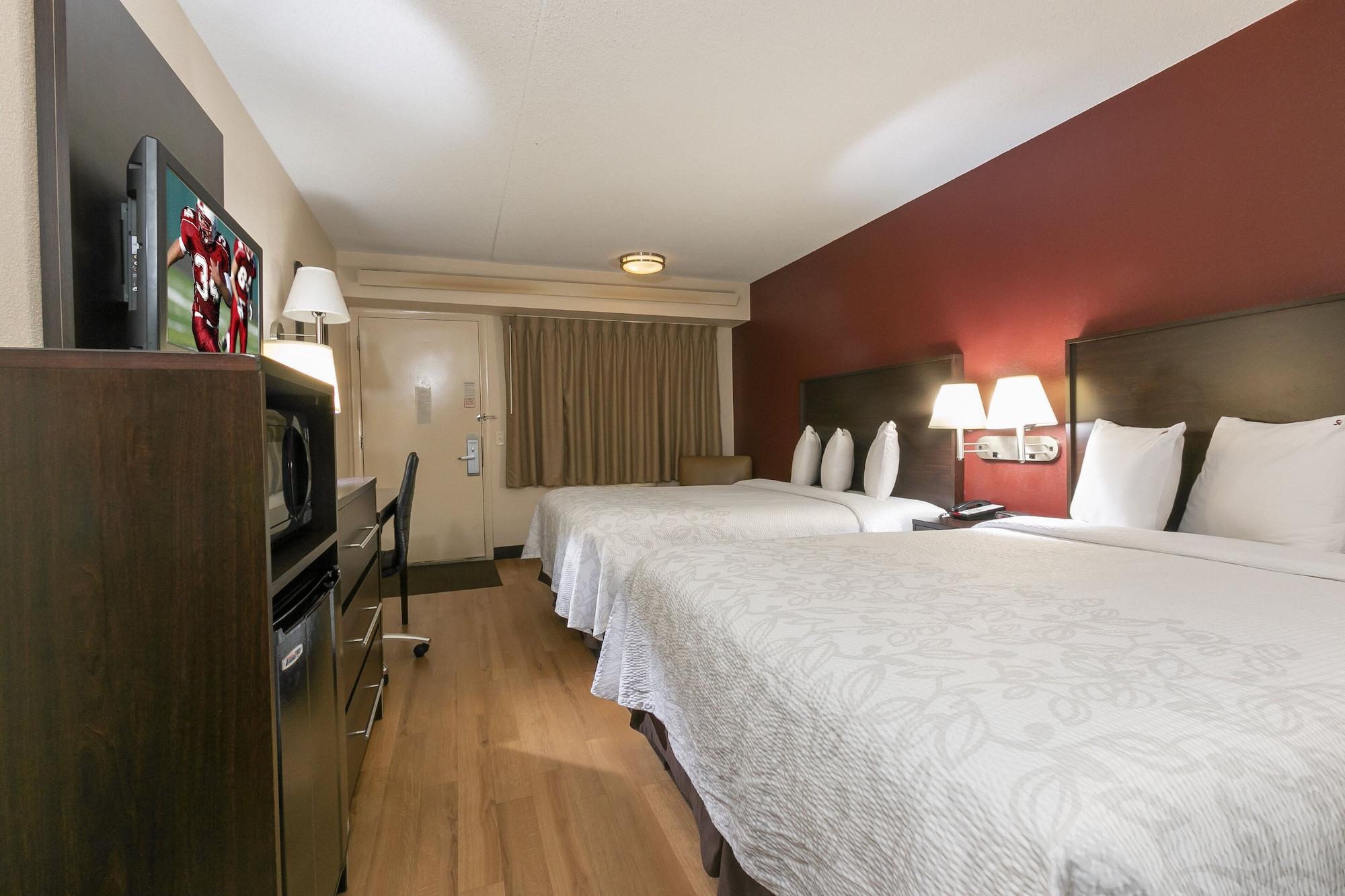 Red Roof Plus+ - Meadowlands 3*