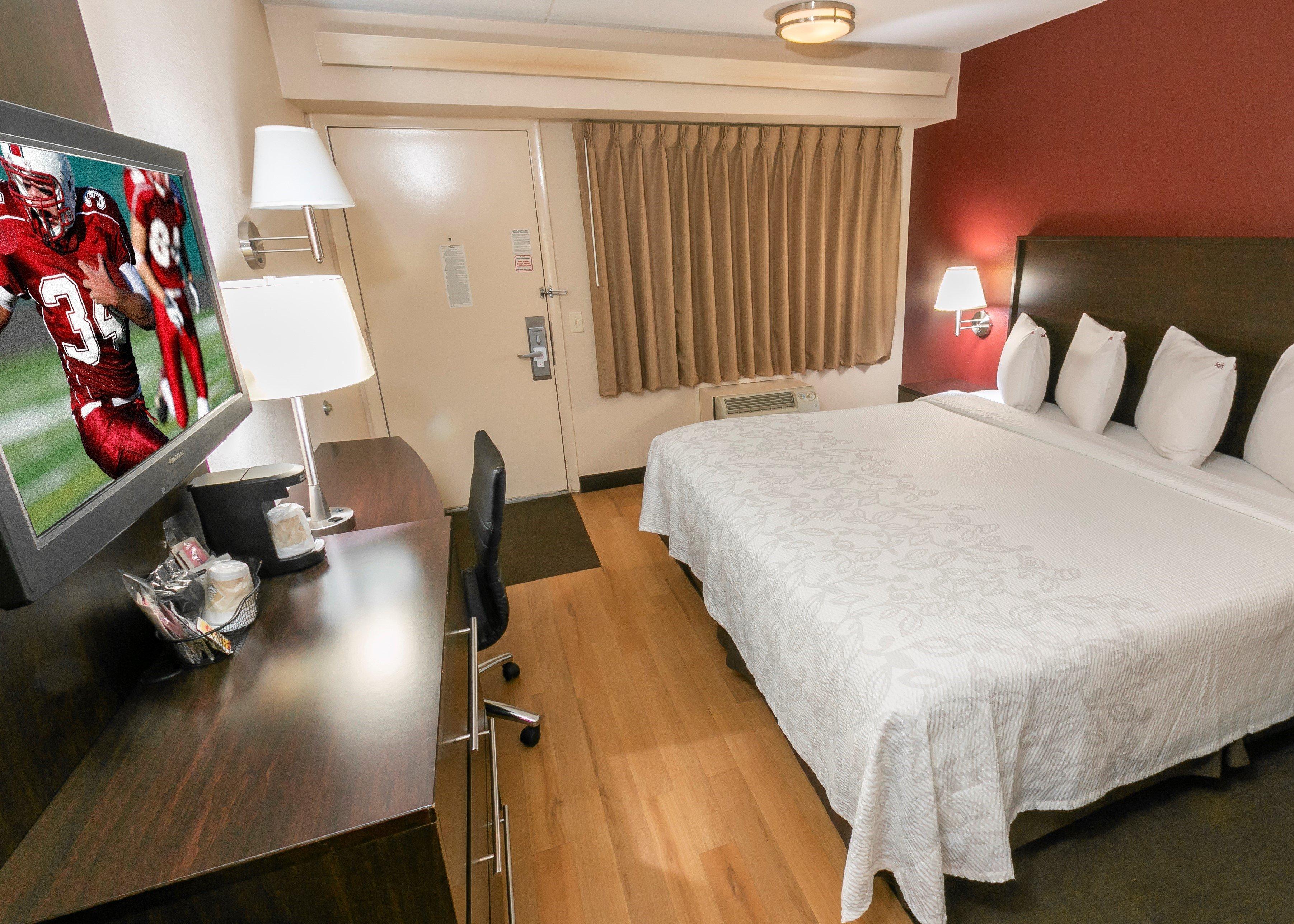 Hotel Red Roof Plus+ - Meadowlands