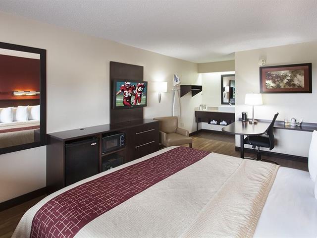 Red Roof Plus+ - Meadowlands Hotel Secaucus