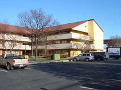 Hotel Red Roof Plus+ - Meadowlands Secaucus